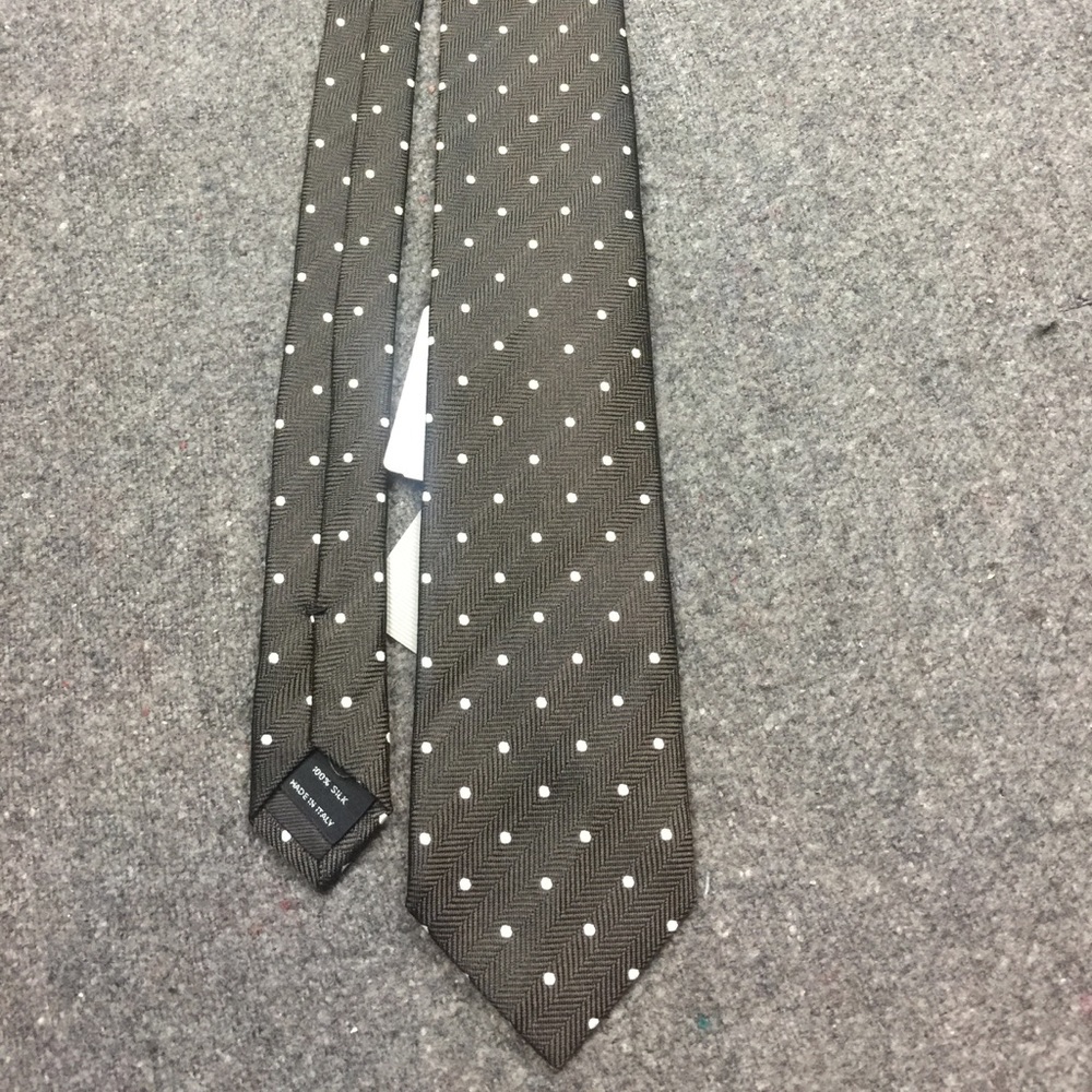 Tom Ford brown/white polka dot tie